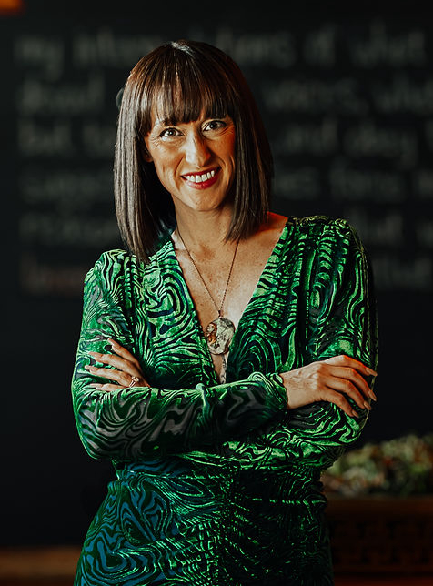 Bri Seeley Headshot 2024 business coach for entrepreneurs headshot